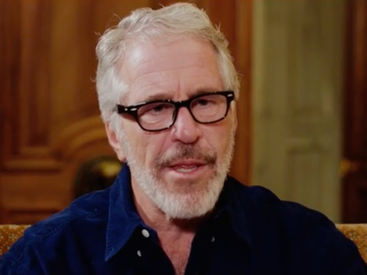 Víctima de Epstein afirma que tenía salas de vigilancia y cámaras secretas en rancho de Nuevo México