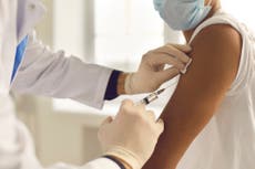 Vacunas de refuerzo de Moderna y Johnson & Johnson COVID, han sido aprobadas por la FDA