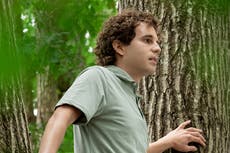 Reseña de “Querido Evan Hansen”: el musical para adolescentes es saboteado por errores creativos