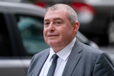 Asociado de Giuliani vinculado a escándalo de Trump en Ucrania conspiró para llevar dinero ruso a elecciones estadounidenses, según escucha la corte