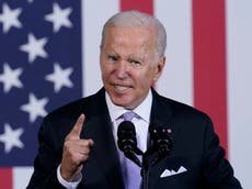 Biden dice muchas groserías pero siempre se disculpa frente a mujeres, según informe