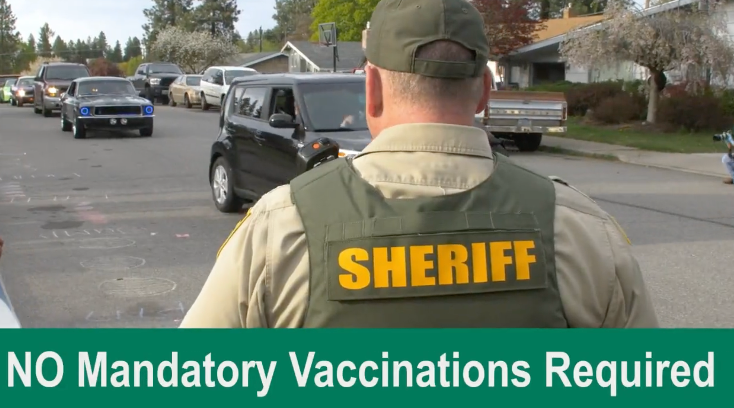 Sheriff de Spokane desata protestas al ofrecer trabajo a policías que se nieguen a vacunarse