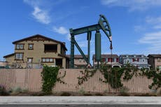 California toma medidas para prohibir pozos de petróleo cerca de vecindarios