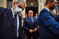  Abogados: Berlusconi es absuelto en juicio por corrupción