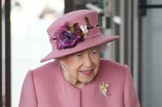 Reina Isabel II pasa noche en hospital después de cancelar su viaje a Irlanda del Norte