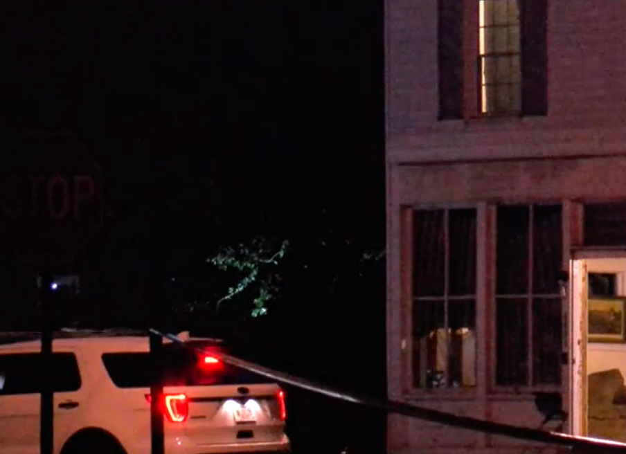 Mujer es violada y hombre es asesinado después de que trío en app para citas saliera mal