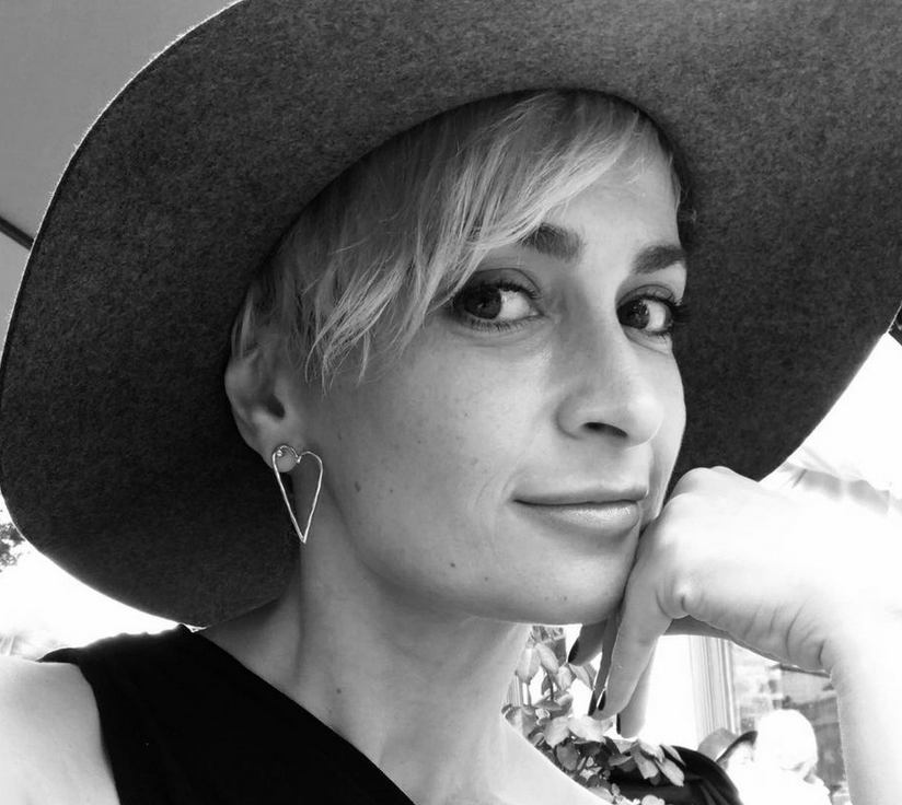 Arma en el asesinato de Halyna Hutchins supuestamente utilizada con munición real para práctica de tiro, dice un informe