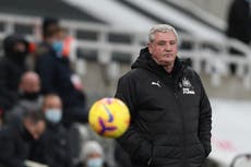 Jones dirigirá al Newcastle en dos juegos de Liga Premier