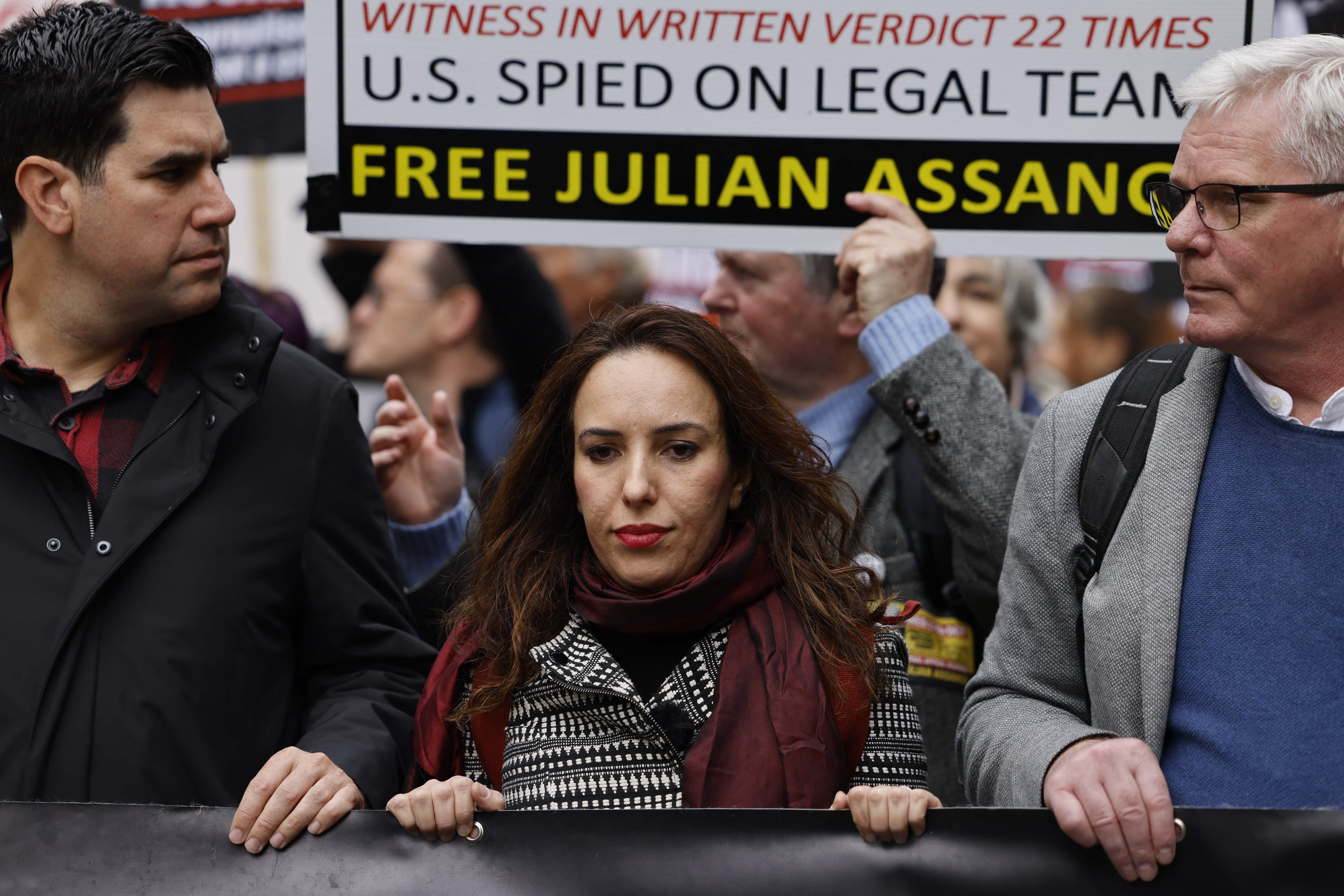 Julian Assange está ‘enfermo y muy mal’ mientras lucha contra extradición a Estados Unidos, revela su pareja