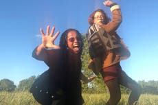 Policía metropolitana de Wembley se reunió con familia de hermanas asesinadas, para disculparse por una investigación que “se quedó corta”