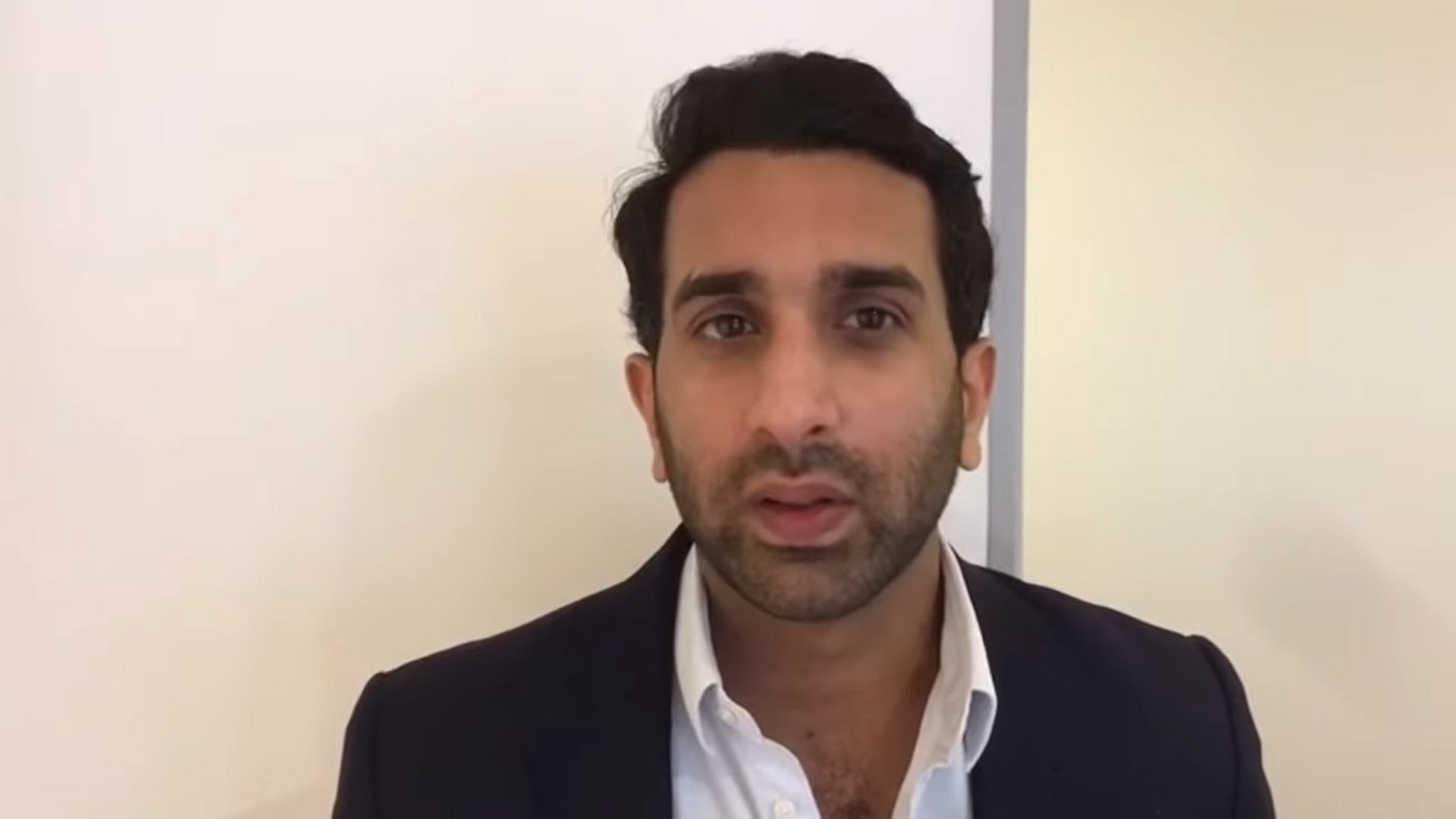 Millonario hotelero, de 33 años, se desploma y muere ocho semanas después de su lujosa boda