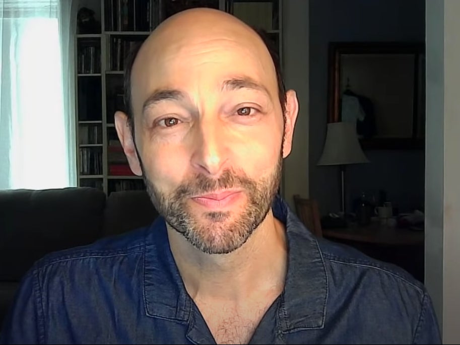 Nueva York: Escuela católica despide a profesor de música por casarse con su novio