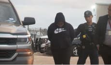 Texas: Arrestan a la madre que abandonó a sus tres hijos menores junto a un esqueleto en descomposición 