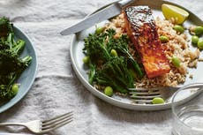 A padres, niños y bebés les encantará esta receta de salmón teriyaki