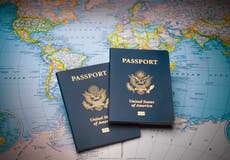 Departamento de Estado emite primer pasaporte de EE.UU. con “género x” para estadounidenses no binarios