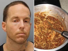 Hombre de Texas se jactaba en línea de su comida y familia mientras niños pasaban hambre junto a los restos esqueléticos de su hermano maltratado