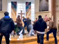 Estalla pelea cuando sacerdote católico pide a un hombre sin mascarilla que salga de una iglesia en Washington
