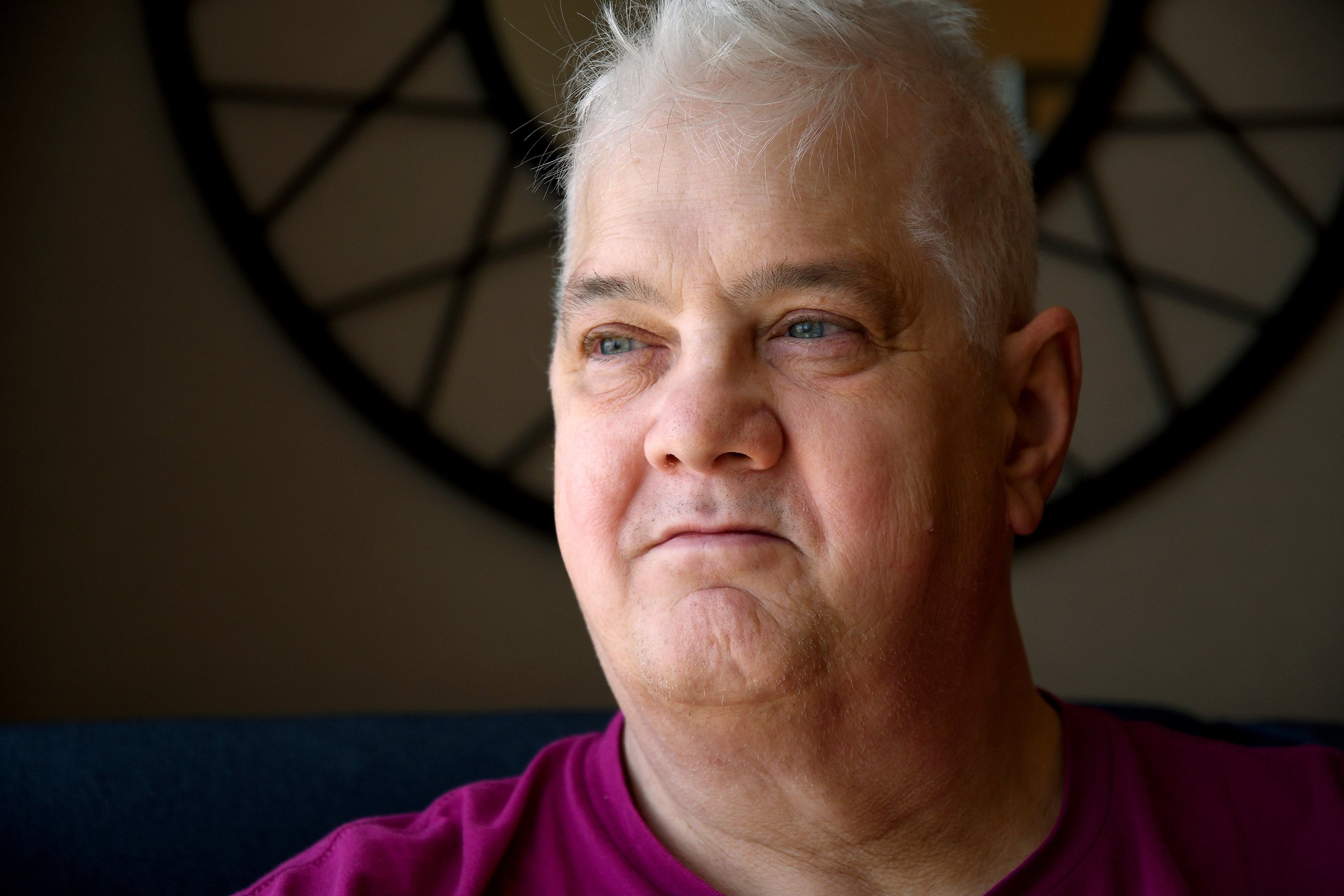 “Un momento increíble”: Dana Zzyym celebra como primere estadounidense con pasaporte de género “X”