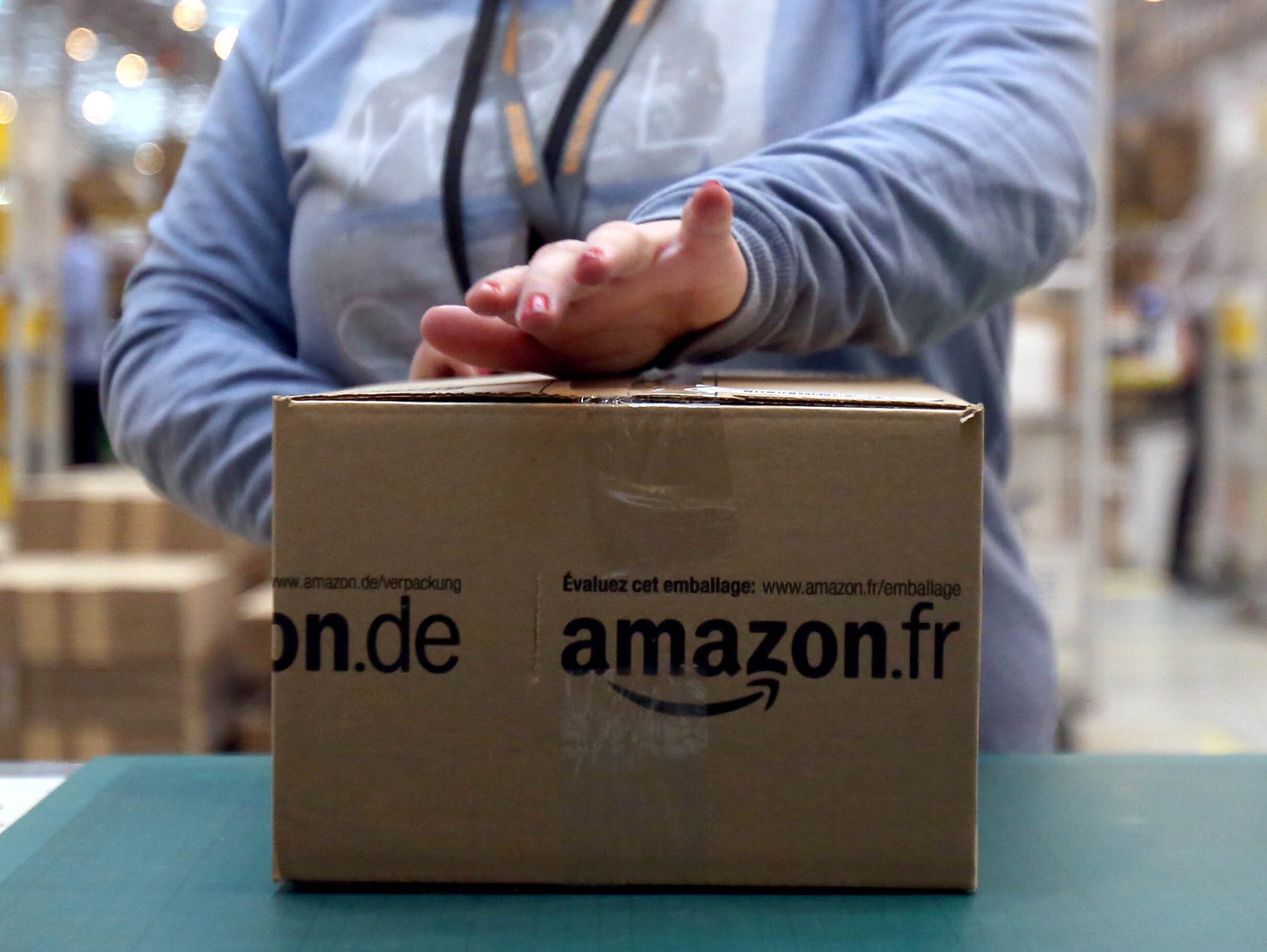 Amazon: más de un millón de personas en Reino Unido pueden ser víctimas de una estafa conocida como ‘cepillado’