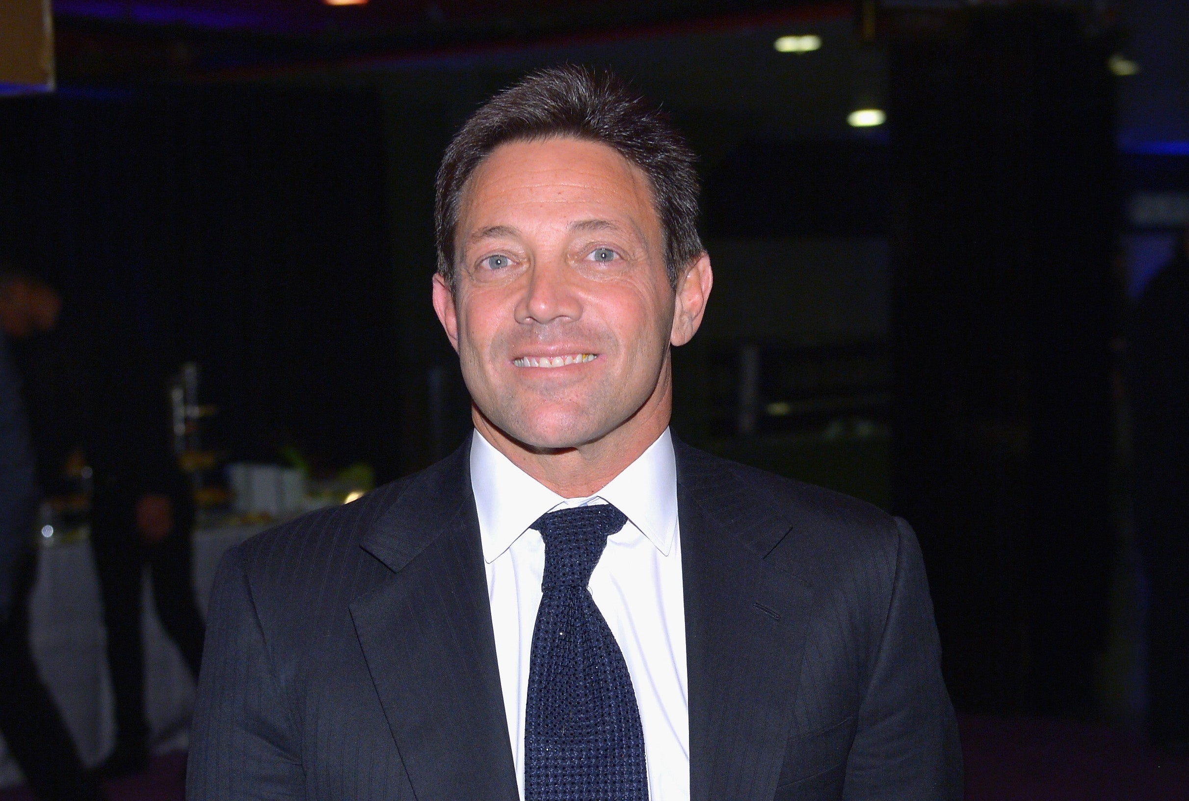 Lobo de Wall Street aconseja a joven de 25 años que renuncie a un trabajo de $60.000: “Nunca serás rico”