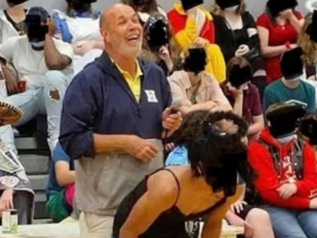 Escuela de Kentucky donde los estudiantes daban bailes eróticos, no está ni remotamente “despierta” o “liberal”