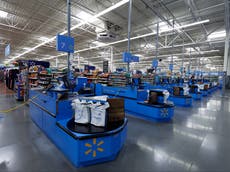 Personal de Walmart se quedó atrás cuando Starbucks aumentó el salario por hora a 15 dólares