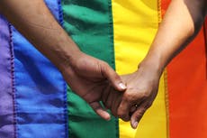 Organización LGBT+ lanza línea de ayuda sobre terapia de conversión mientras gobierno planea prohibirla