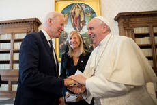 Biden se reúne con el Papa mientras activistas climáticos hacen huelga de hambre frente a la Casa Blanca