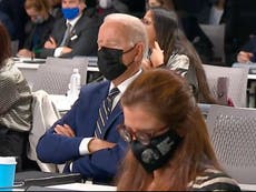 El presidente Joe Biden parece quedarse dormido durante los discursos de la COP