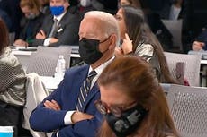 El presidente Joe Biden parece quedarse dormido durante los discursos de la COP