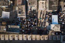 Cientos honran a muertos en festival vudú en Haití