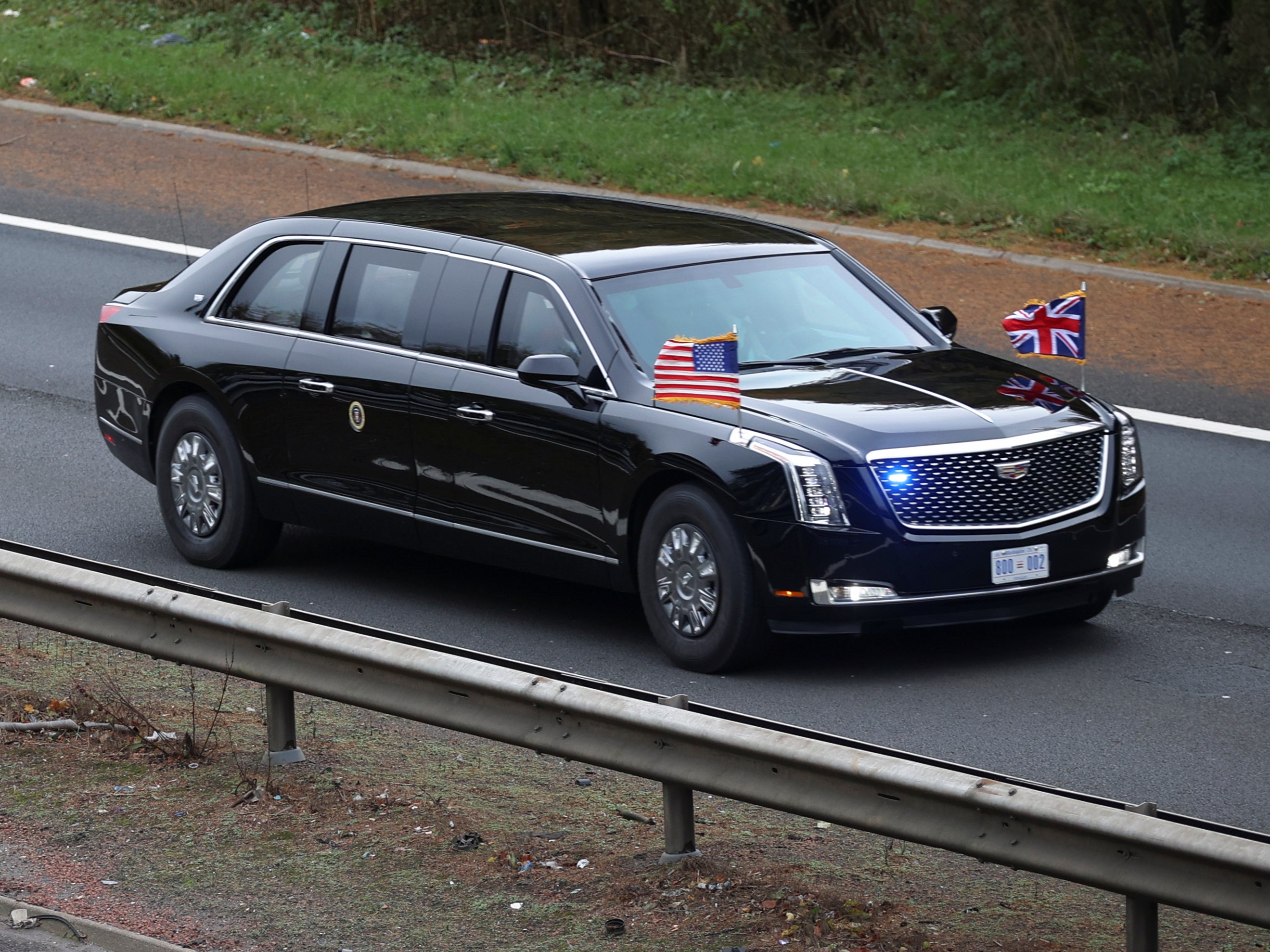 Habitantes de Glasgow están encantados de ver a ‘La Bestia’ de Joe Biden en una gasolinera local