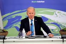 Problemas en casa ensombrecen esfuerzos de Biden en COP26