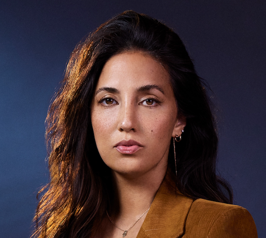 Nueva serie relata la vida de una madre que se hace pasar por adolescente para exponer a depredadores en línea 