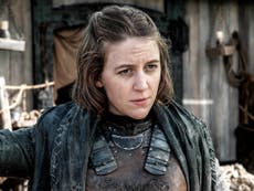 Estrella de Game of Thrones, Gemma Whelan, dice que los actores “dejaron que siguieran adelante” con filmación de escenas de sexo