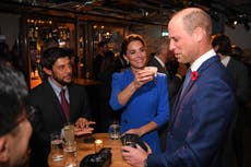 Príncipe William recula después de que Kate Middleton le ofreciera recipiente con insectos durante COP26