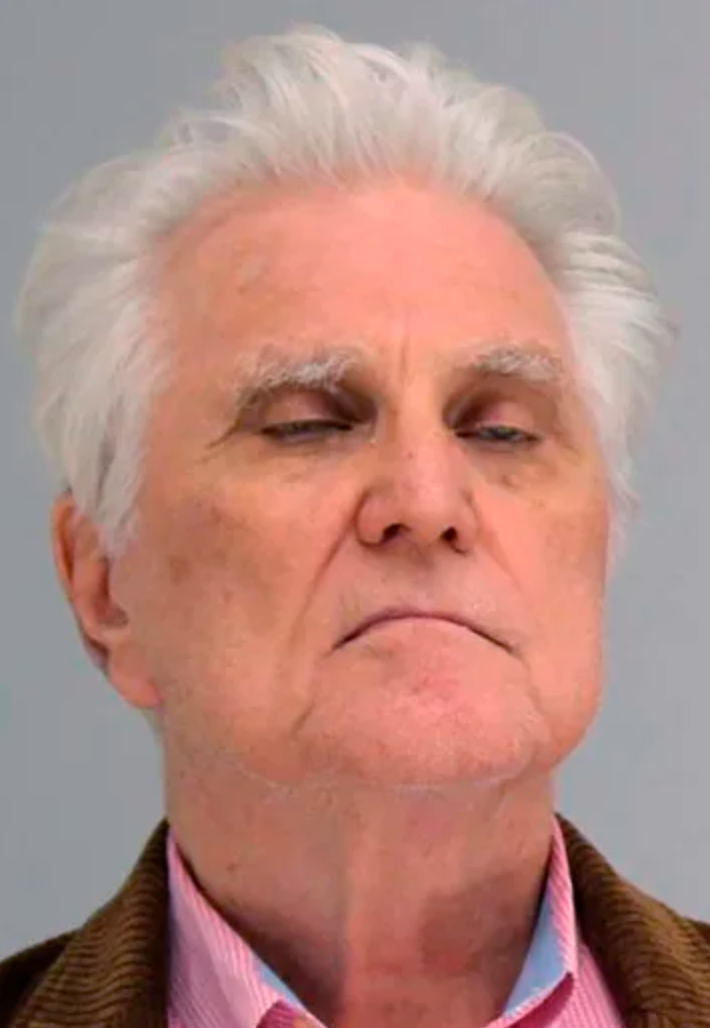 Texas: Presentador de radio cristiana recibe tres cadenas perpetuas por engañar a sus oyentes mayores