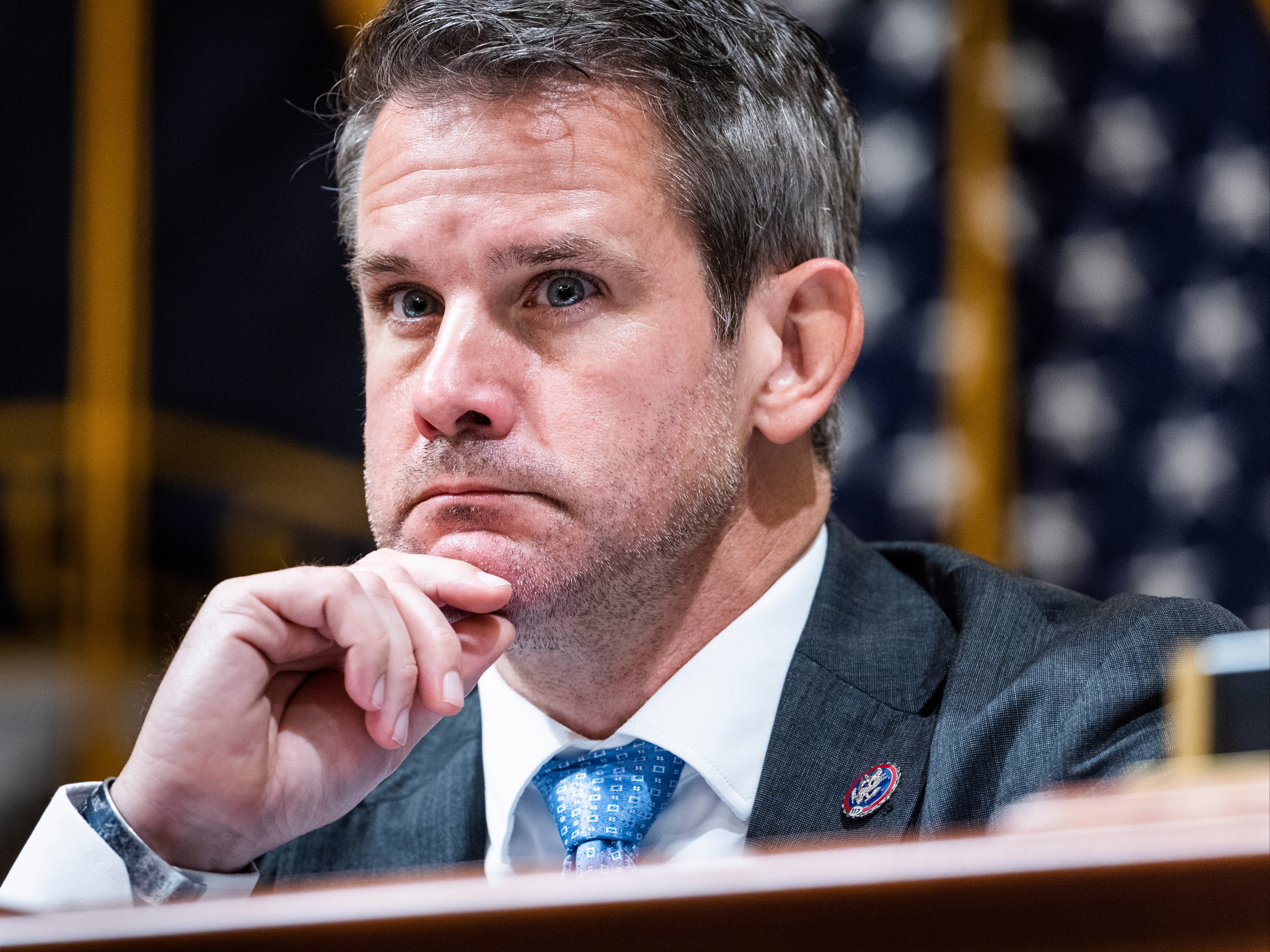 Crítico republicano de Trump, Adam Kinzinger, no descarta la candidatura presidencial cuando abandona el Congreso