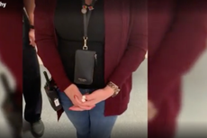 Impactante vídeo muestra cuando la policía llama a la madre acusada de secuestrar a su hija birracial