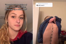 Mujer se hace enorme tatuaje en la espalda con nombre de su novio una semana antes de separarse