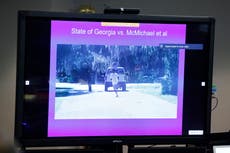 Juicio por asesinato de Ahmaud Arbery comienza con video gráfico de escena del crimen