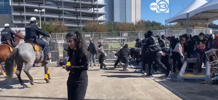 Cientos de personas provocan estampida en el festival de música de Travis Scott