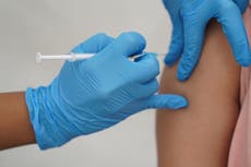 Los pacientes vacunados mueren de covid debido a la disminución de la inmunidad