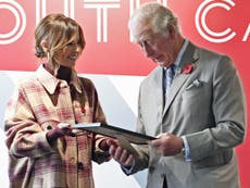 Príncipe Charles y Cheryl se reúnen con jóvenes que el Prince’s Trust ayudó