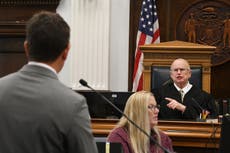 Kyle Rittenhouse: La defensa pide la anulación del juicio mientras el tribunal acusado estalla en gritos