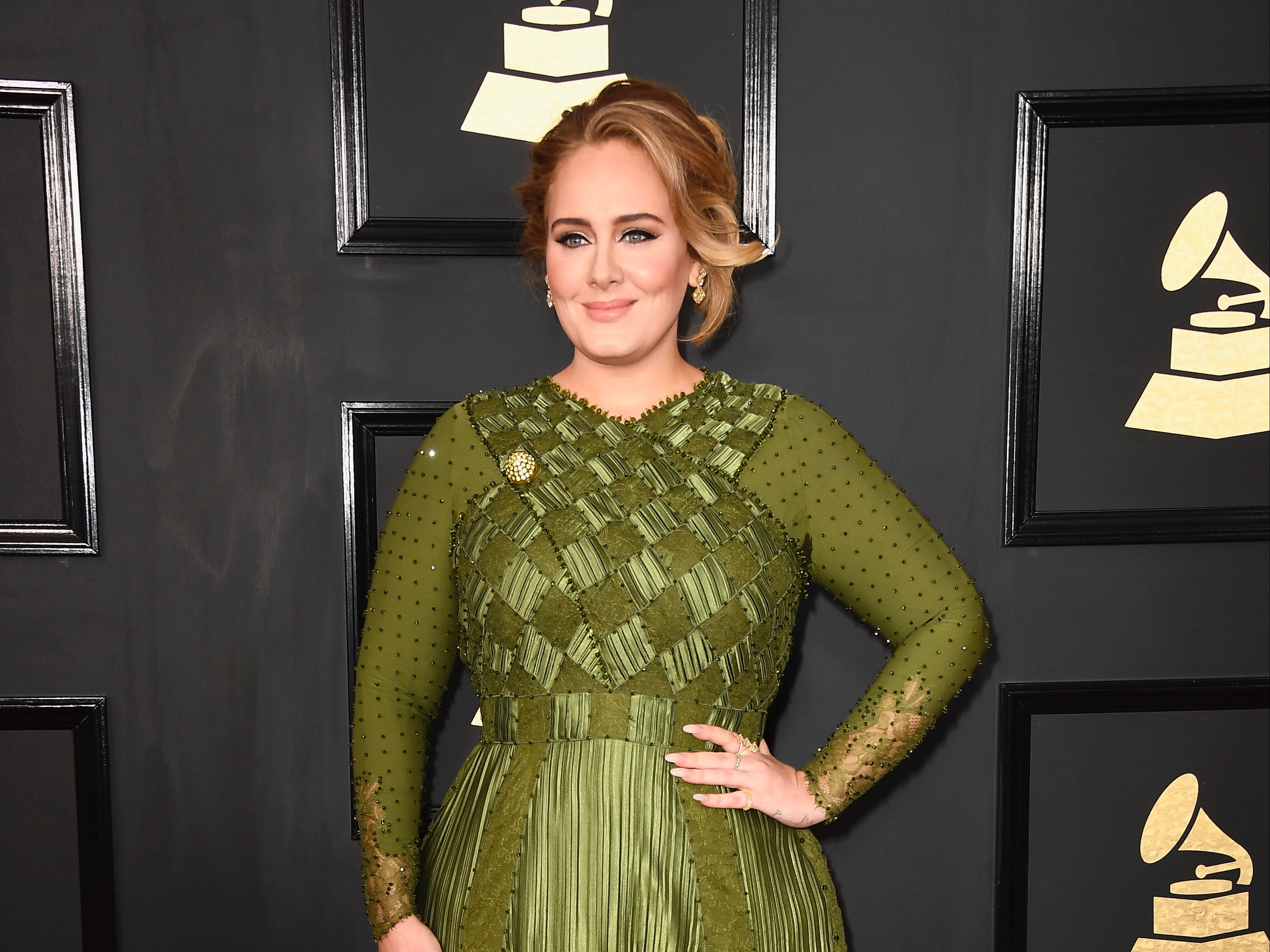Adele dice que estaba “devastada” y “avergonzada” por su divorcio con Simon Konecki