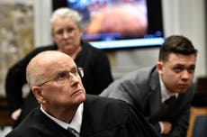 Kyle Rittenhouse: Juez Schroeder vuelve a causar controversia refiriéndose a jurado como “un negro”