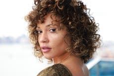 El incidente de micción de Brass Against resume todo lo malo del comportamiento rockero