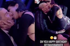 Kourtney Kardashian y Travis Barker criticados por “vergonzosa” demostración de afecto en boda de un amigo