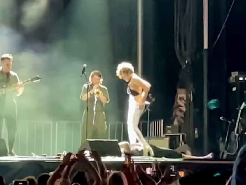 Brass Against: Presentan denuncia policial luego de que cantante orinara sobre fan durante show